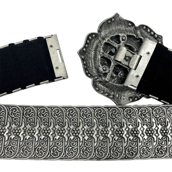 Belt Large Silver Toned Fishscale Rhinestone Flower Buckle Elastic 30 1/2 Inches - Picture 3 of 8